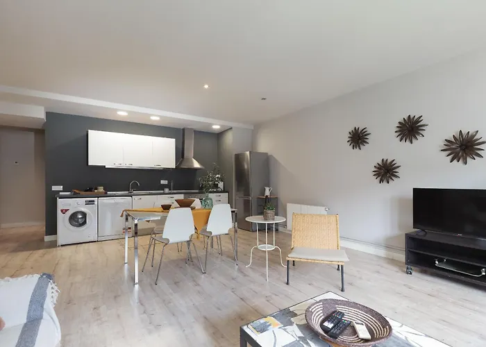 Letsgo Diagonal Avenue Apartment