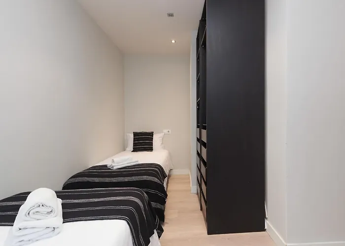 LetsGo Diagonal Avenue Apartment